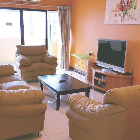 Marina Court Kota Kinabalu- Bigger Group Stay Together- 6 Bedroom Apartments 外观 照片