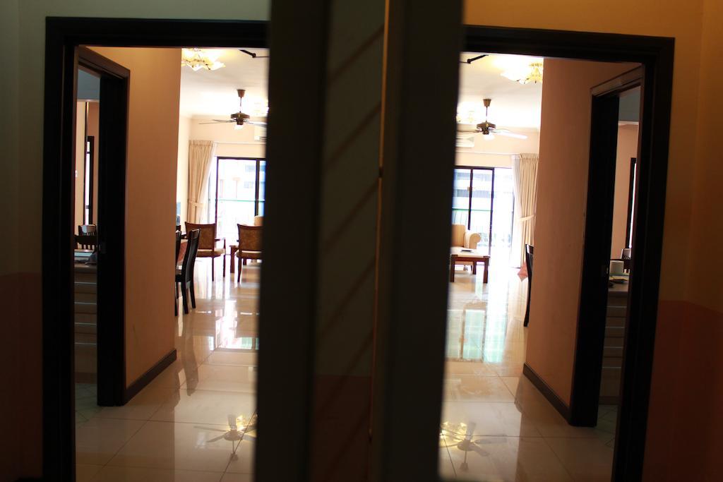 Marina Court Kota Kinabalu- Bigger Group Stay Together- 6 Bedroom Apartments 客房 照片