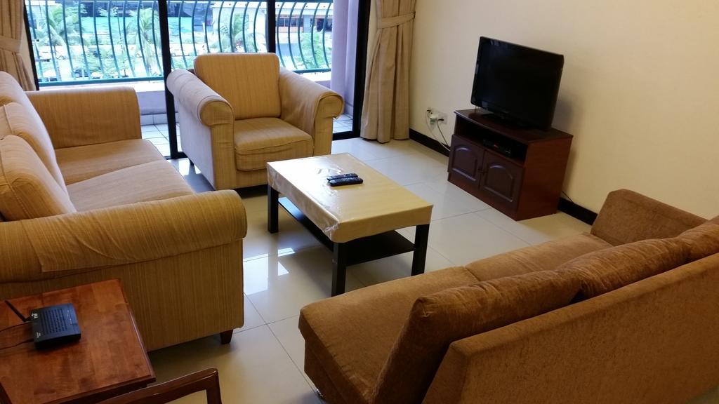 Marina Court Kota Kinabalu- Bigger Group Stay Together- 6 Bedroom Apartments 客房 照片