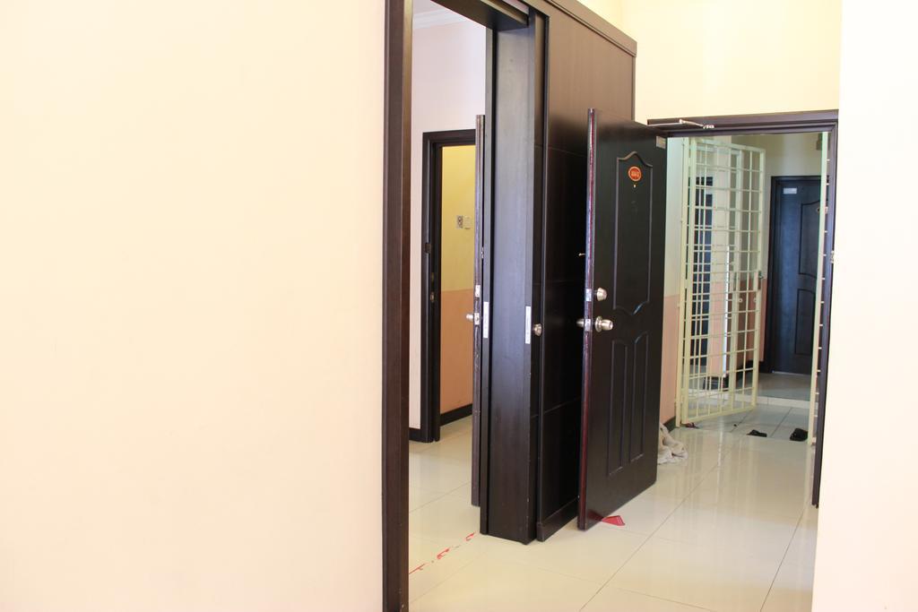 Marina Court Kota Kinabalu- Bigger Group Stay Together- 6 Bedroom Apartments 外观 照片