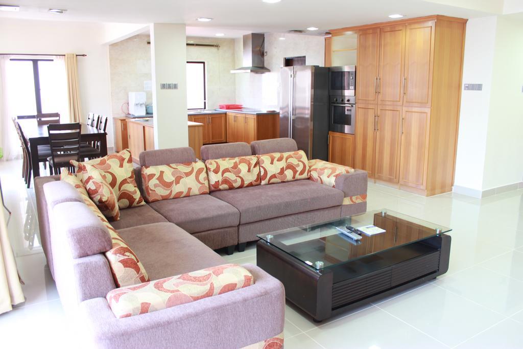 Marina Court Kota Kinabalu- Bigger Group Stay Together- 6 Bedroom Apartments 外观 照片