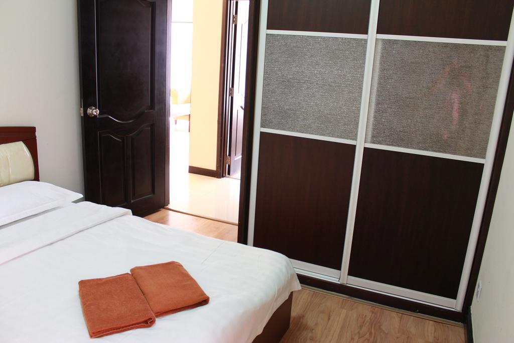 Marina Court Kota Kinabalu- Bigger Group Stay Together- 6 Bedroom Apartments 客房 照片