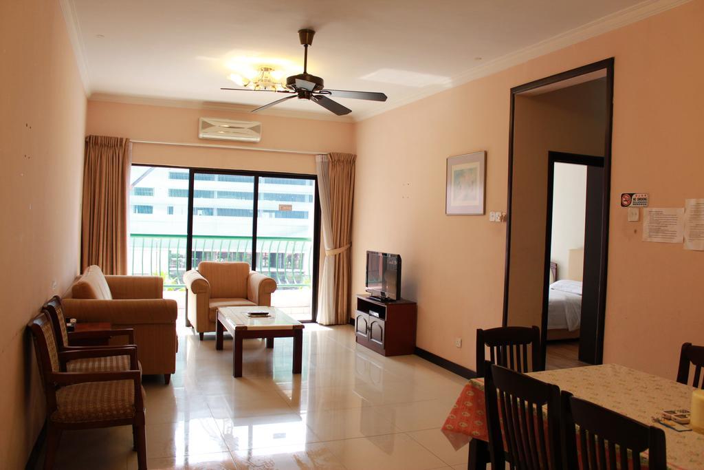 Marina Court Kota Kinabalu- Bigger Group Stay Together- 6 Bedroom Apartments 外观 照片